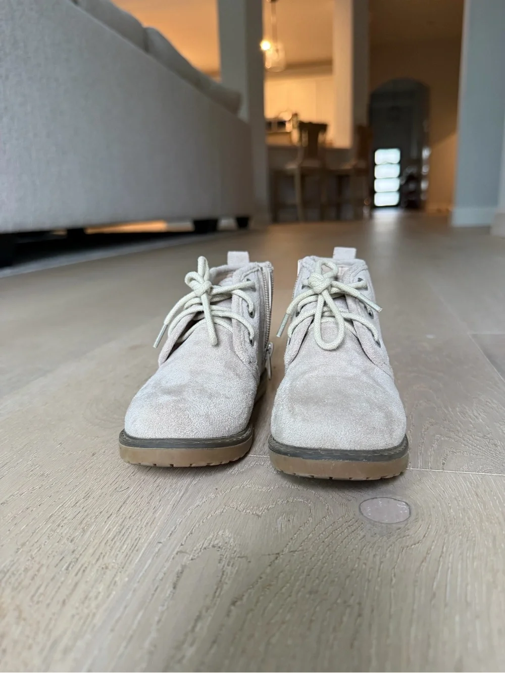 Bums & Roses soft beige